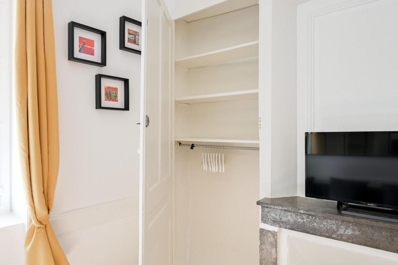 2 Pers Atypique Avec Terrasse-metro Valmycharming 2 People Unique Appartement Lyon