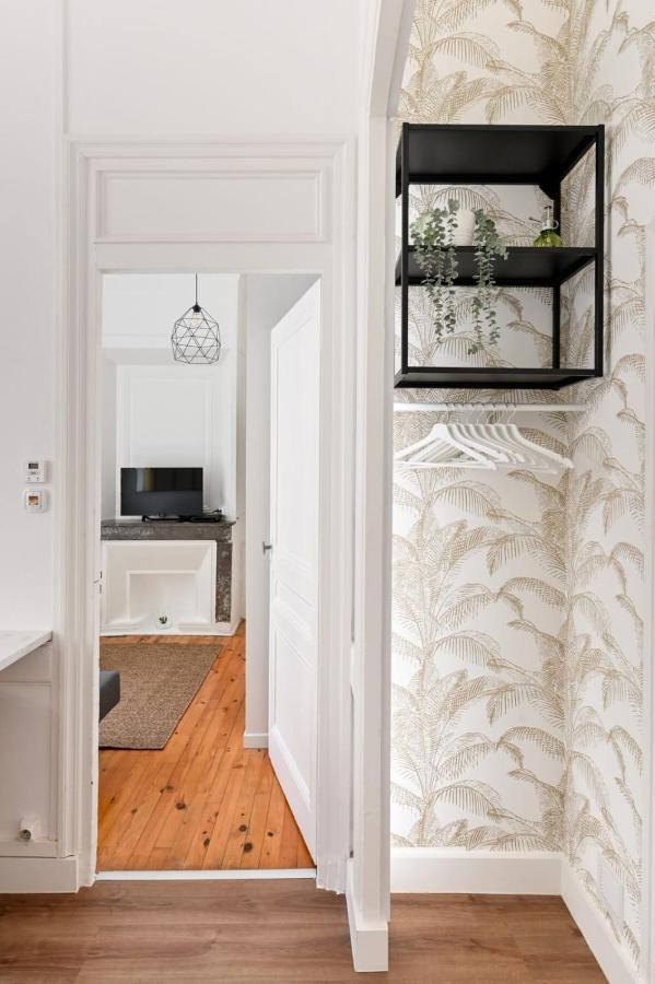 Apartamento 2 Pers Atypique Avec Terrasse-metro Valmycharming 2 People Unique Lyon